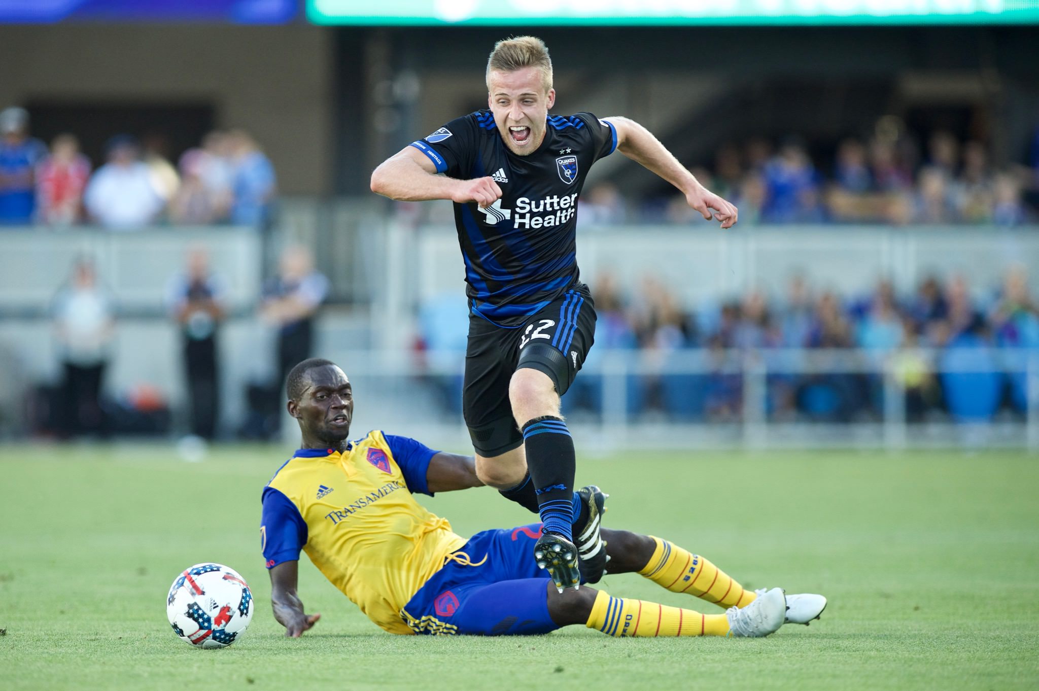 同时也为曼 同时也为曼